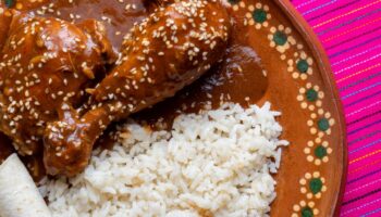 Pollo con mole, ¿cuáles son sus beneficios?