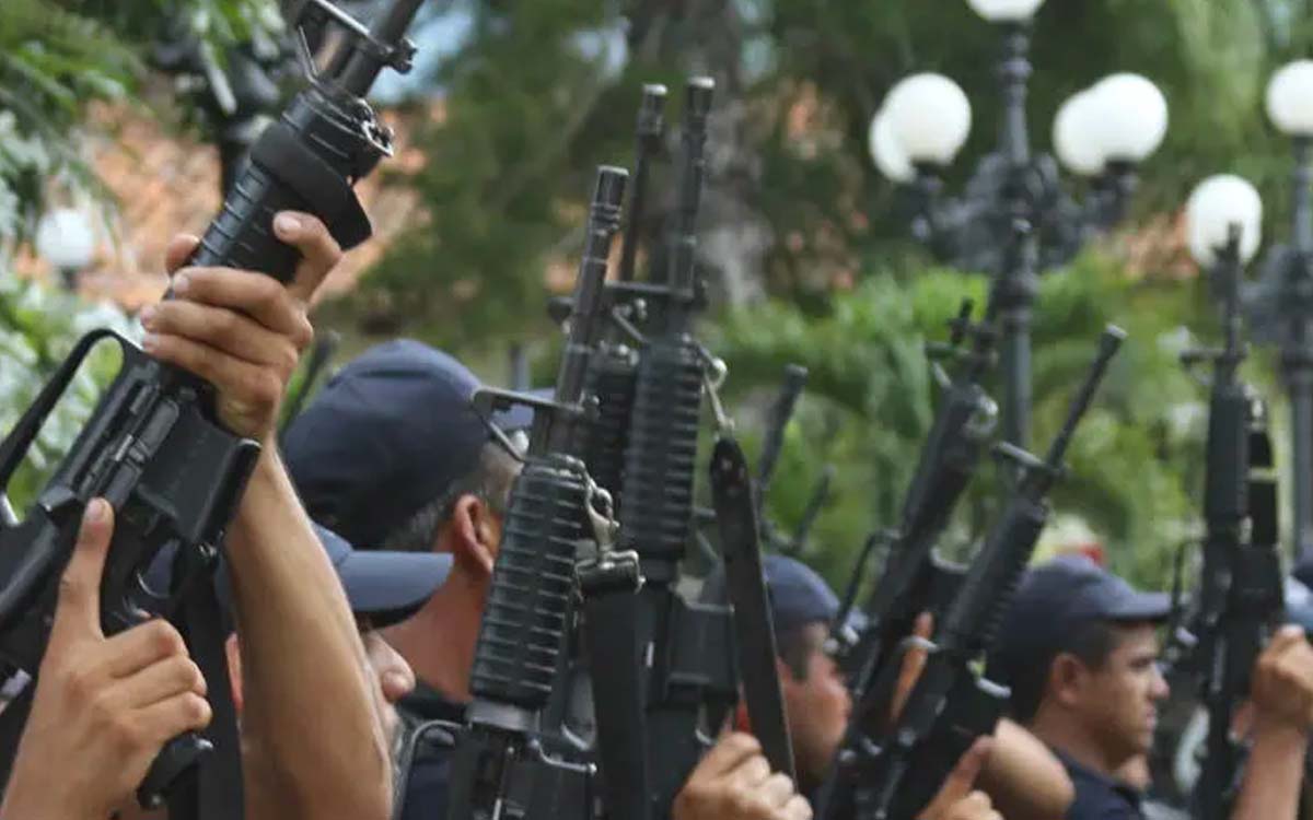 Narcos tienen que negociar con ayuda del Gobierno para pacificar Sinaloa: periodistas Narcos tienen que negociar con ayuda del Gobierno para pacificar Sinaloa: periodistas