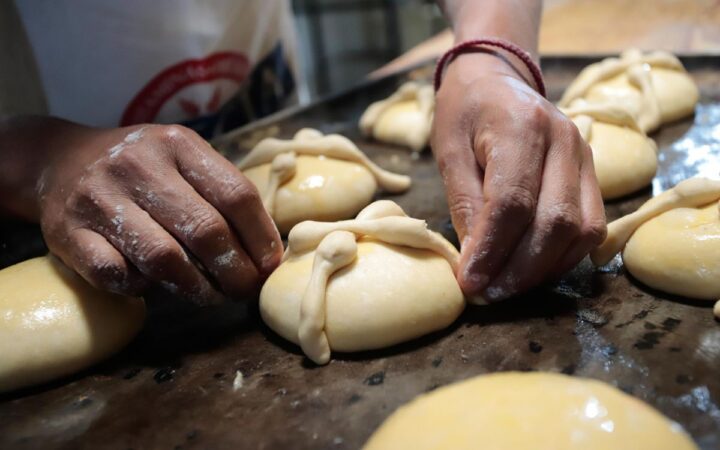 Cómo hacer pan de muerto casero para este Día de Muertos | Video Cómo hacer pan de muerto casero para este Día de Muertos | Video