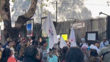 Protestan contra la 'tómbola judicial' afuera del Senado