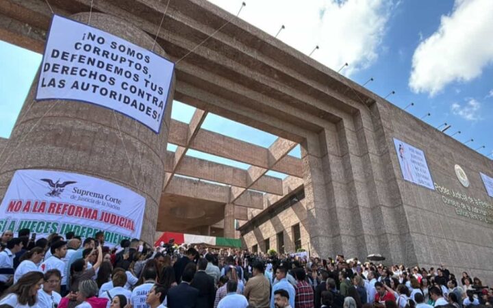 Jueces y magistrados dicen que volverán a funciones hasta el lunes Jueces y magistrados dicen que volverán a funciones hasta el lunes