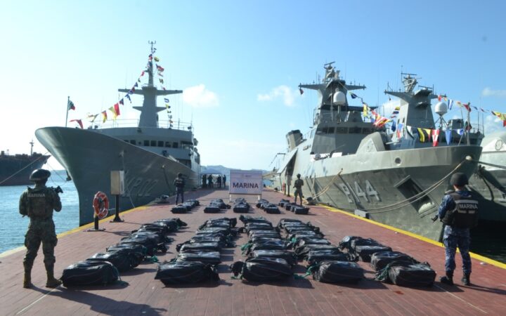Marina asegura 3.3 toneladas de cocaína 'flotante' en costas de Acapulco