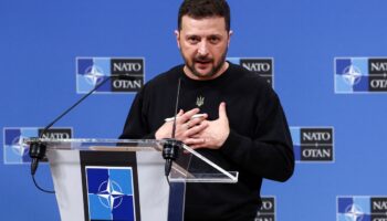 Ucrania alcanzaría acuerdo de poner fin a la guerra si la incluyen a la OTAN: Zelenski