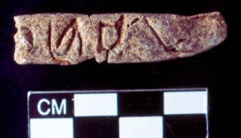 Hallan el alfabeto más antiguo de la historia en tumba de Siria