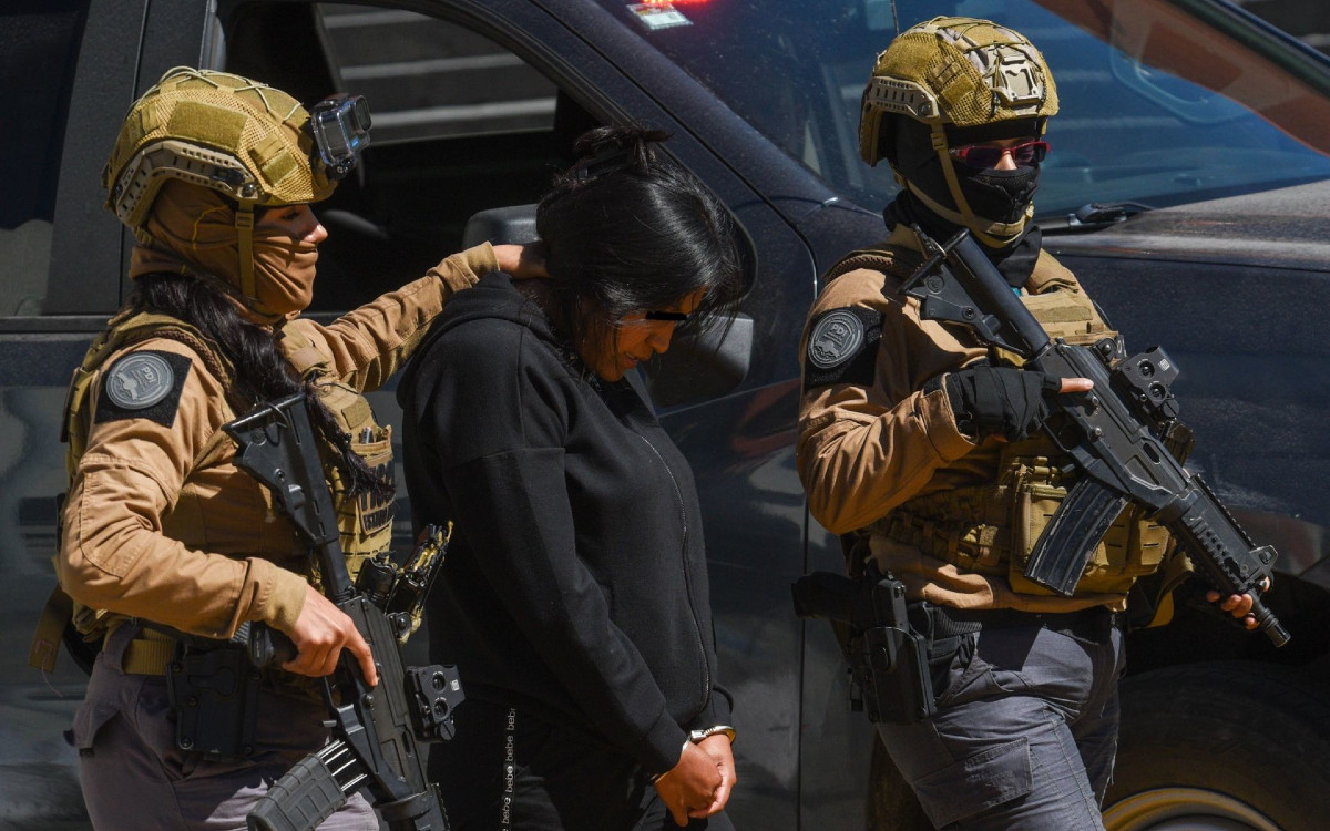 Dan prisión preventiva a alcaldesa y funcionarios detenidos en Operación Enjambre
