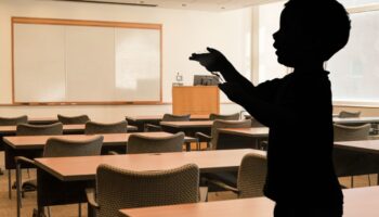Bloqueos obligan clases virtuales en Colima