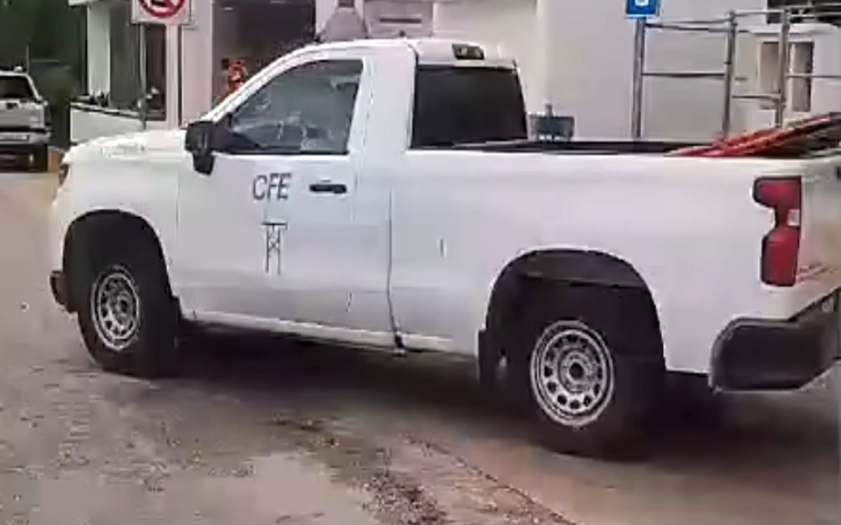 Sinaloa | Hombres armados usaron camioneta con logos de CFE; autoridades investigan