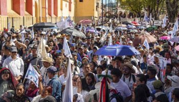 Chiapas: Más de 20 mil indígenas peregrinan para pedir justicia por el asesinato del sacerdote Marcelo Pérez