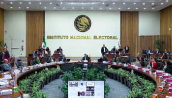 Juez federal multa a consejeros del INE por desacatar suspensión que frena elección judicial