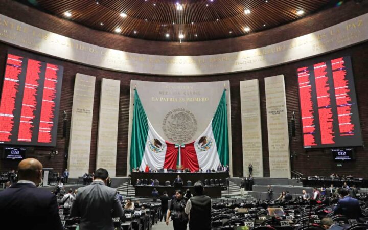 Publican dictamen para extinguir organismos autónomos