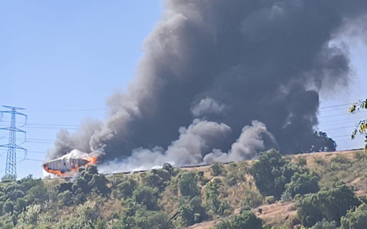 Explosión de pipa consume caseta de cobro en Edomex | Fotos y Videos