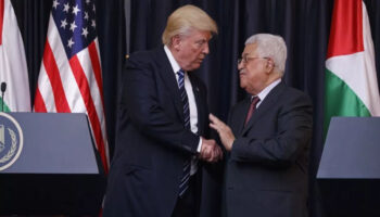 Abbas felicita a Trump y le pide trabajar para lograr la paz y seguridad para los palestinos