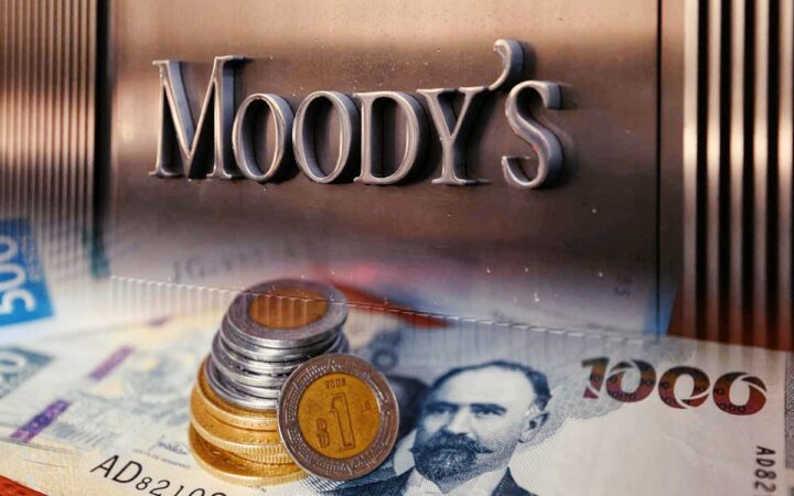 Moody's cambia de estable a negativa perspectiva de México