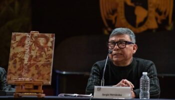 Presentan el catálogo Sergio Hernández en el Colegio de San Ildefonso