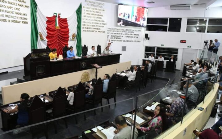 Seis congresos locales votan en cascada la extinción de organismos autónomos Seis congresos locales votan en cascada la extinción de organismos autónomos