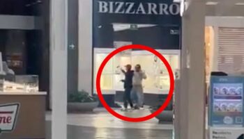 Videos | Intentan asaltar joyería en Plaza Portal San Ángel