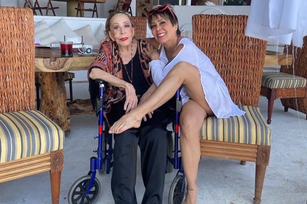 Alejandra Guzmán revela que mandó a forjar diamante con restos de Silvia Pinal Alejandra Guzmán revela que mandó a forjar diamante con restos de Silvia Pinal