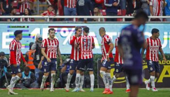 Castigan con veto al Chivas por violencia contra hincha del Atlas