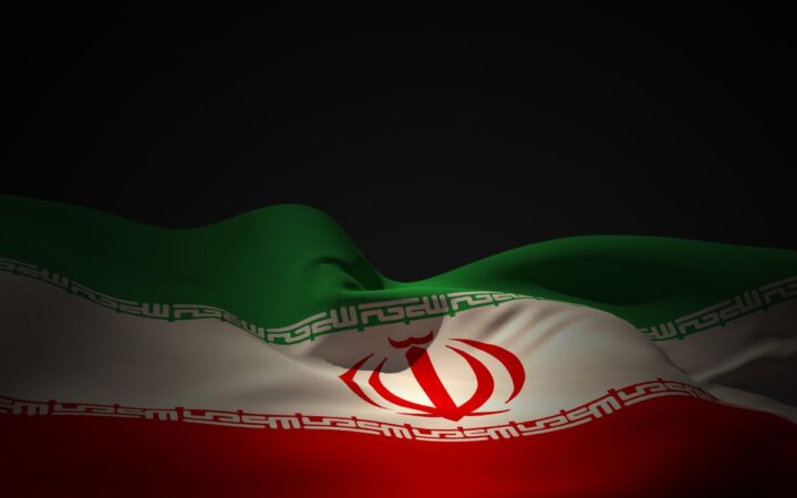 Mahsa Ghorbani huye de Irán por amenazas a plan de arbitrar un partido masculino de futbol Mahsa Ghorbani huye de Irán por amenazas a plan de arbitrar un partido masculino de futbol