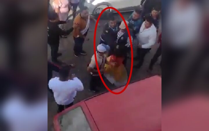 Video | Alcalde golpea a mujer indígena en Oaxaca; 'lo hice en defensa de mi integridad', dice Video | Alcalde golpea a mujer indígena en Oaxaca; 'lo hice en defensa de mi integridad', dice