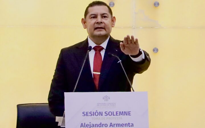 Alejandro Armenta asume gubernatura de Puebla