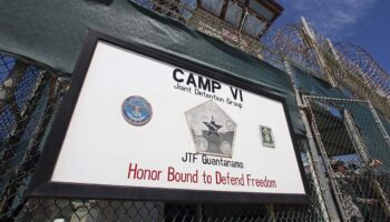 EU repatria a Kenia a un hombre detenido sin cargos durante más de 17 años en Guantánamo