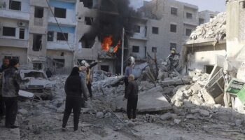 Siria anuncia la muerte de 'decenas' de 'terroristas' en nuevos bombardeos junto con Rusia