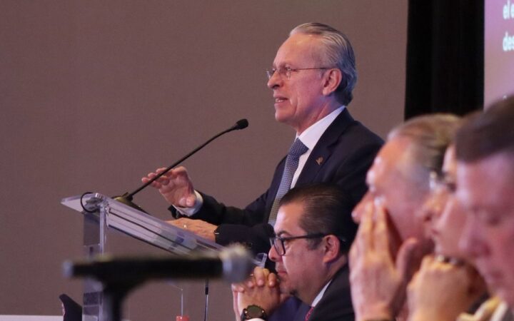 Coparmex exige al gobierno evitar la 'extorsión fiscal' a empresas