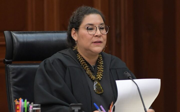 Abandona Lenia Batres sesión de la SCJN; señala a ministros de 'sometimiento y complicidad' por caso Salinas Pliego Abandona Lenia Batres sesión de la SCJN; señala a ministros de 'sometimiento y complicidad' por caso Salinas Pliego