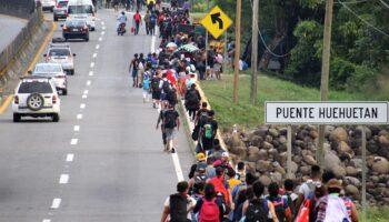 Una caravana migrante sale del sur de México pese a las declaraciones de Trump y Sheinbaum