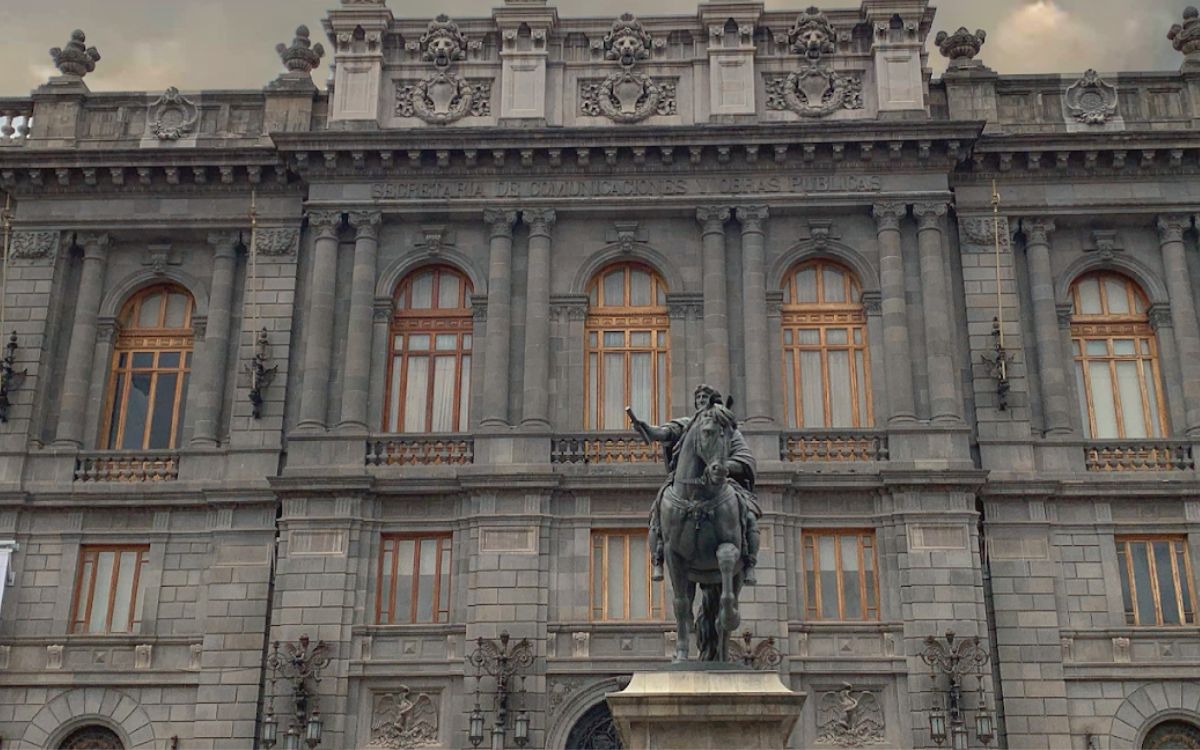 Investigan presunta boda de un exfuncionario de la SRE en el MUNAL Investigan presunta boda de un exfuncionario de la SRE en el MUNAL