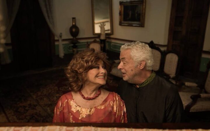‘El águila y el gusano’: Guita Shyfter se retira del cine con una sátira sobre la política mexicana