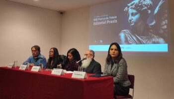 Hortensia Carrasco Santos recibe premio de poesía de Editorial Praxis