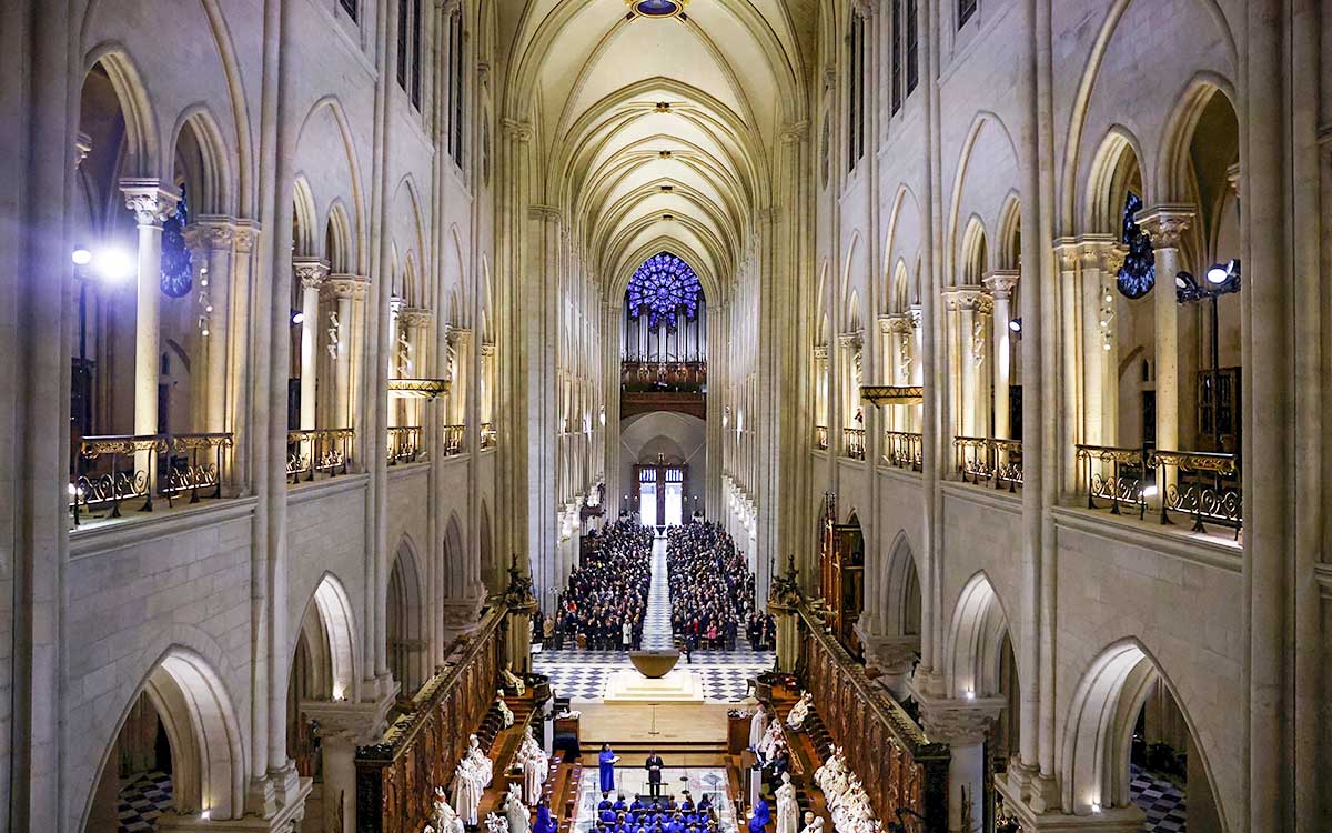 La primera misa en Notre Dame borra la pena del incendio de 2019: ‘La alegría es máxima’