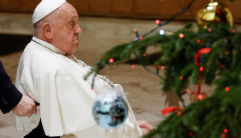 Reportan al papa Francisco con fuerte resfrío previo a Navidad