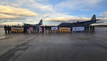 Arriba misión mexicana a Los Ángeles para combatir incendios | Video