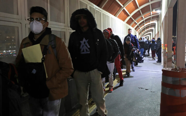 Migrantes en México correrán mayores riesgos por cancelación de citas online: Médicos Sin Fronteras