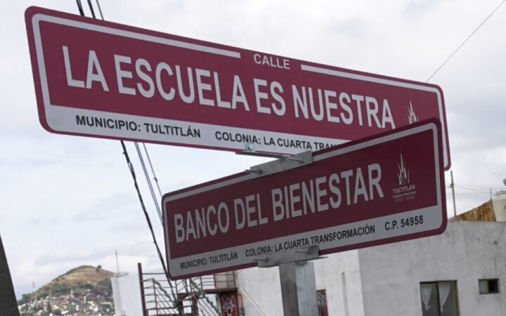 Vecinos de la colonia Cuarta Transformación arrancan letreros con nuevos nombres de calles