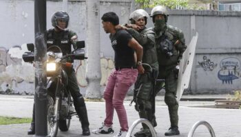 Machado denuncia que las 'fuerzas represoras' de Maduro han 'secuestrado' a más de 30 personas