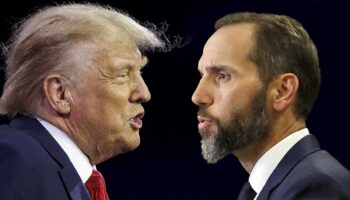 Trump llama 'descerebrado' e 'incapaz' al fiscal Smith tras la publicación de su informe