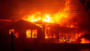 Sheinbaum ofrece apoyo al gobernador de California por incendios