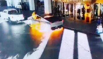 Video | Momento exacto en que explota camioneta Cybertruck afuera de Hotel Trump