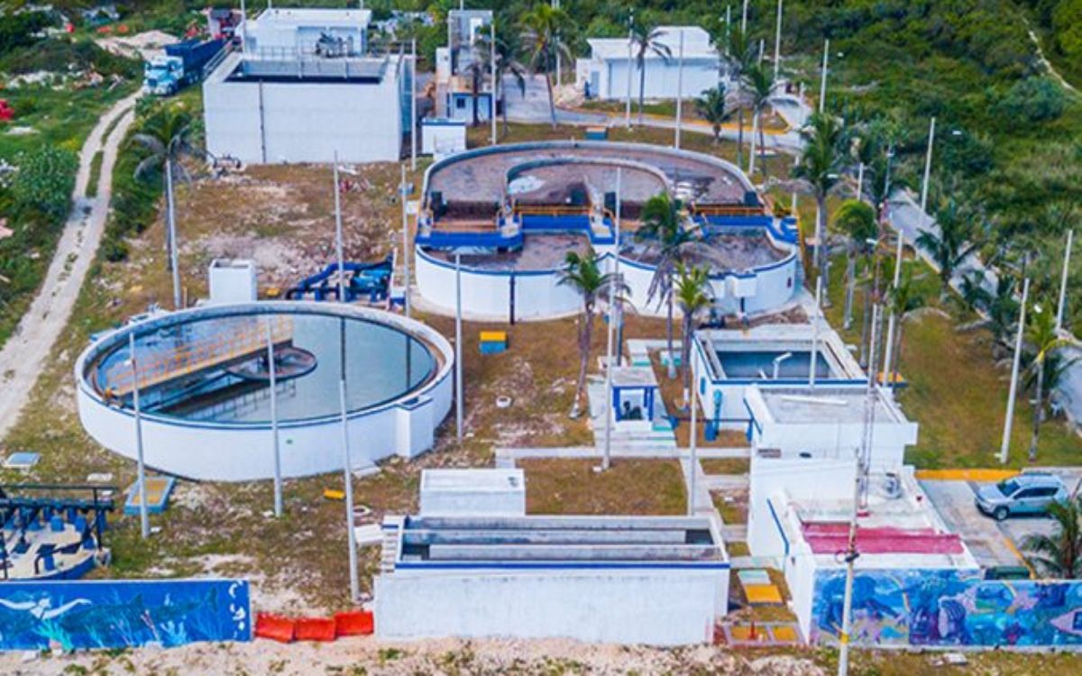 Gobierno de Quintana Roo niega privatización del agua; revela irregularidades de Aguakan