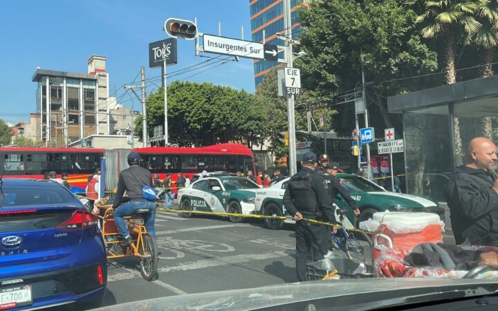 Balacera en Insurgentes Sur y Félix Cuevas deja un muerto y una persona herida | Video Balacera en Insurgentes Sur y Félix Cuevas deja un muerto y una persona herida | Video