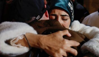Israel libera a prisioneros palestinos y Hamás entrega cuerpos de cuatro rehenes
