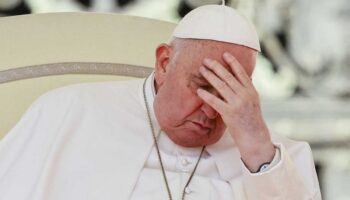 'El Papa no está fuera de peligro', afirman médicos de hospital en Roma