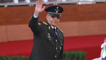 Reapareció Salvador Cienfuegos en la conmemoración de la Marcha de la Lealtad
