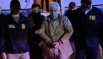 Video | Momento exacto en que Caro Quintero llega a EU tras ser extraditado desde México