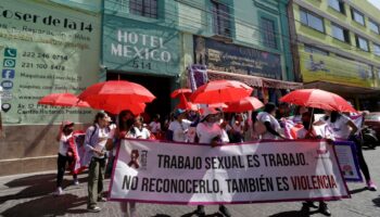 Trabajadoras sexuales piden en Puebla reconocimiento laboral en marcha por 8M