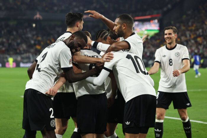 Alemania e Italia empataron 3-3 este domingo en el Signal Iduna Park en Dortmund lo que le da la clasificación al conjunto germano por global 5-4 a las Semifinales de la UEFA Nations League 2024-2025